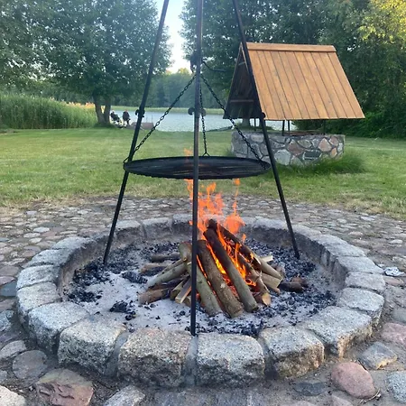 Dom Z Jacuzzi Nad Jeziorem Orzysz-mazury