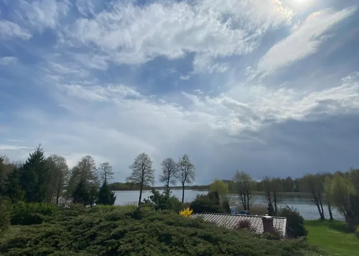 Holiday home Dom Z Jacuzzi Nad Jeziorem Orzysz-mazury